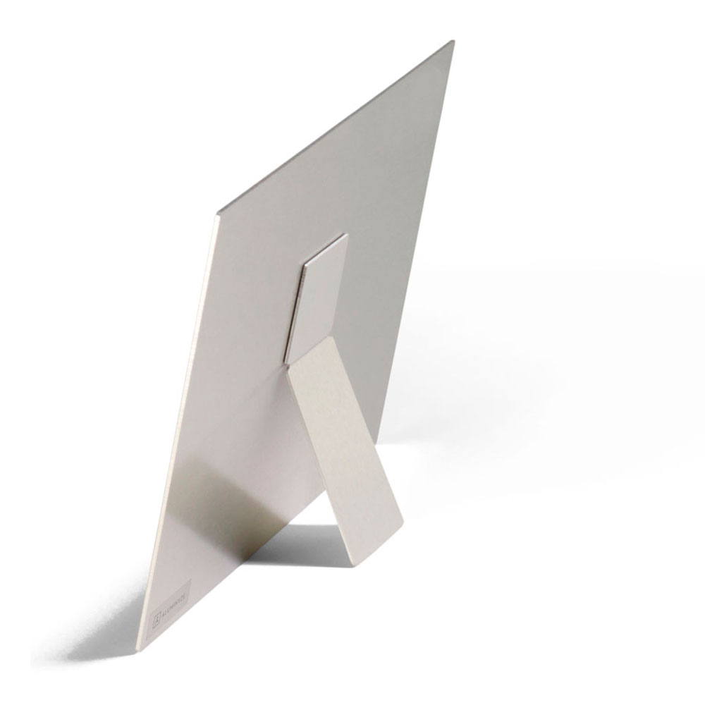 Easel